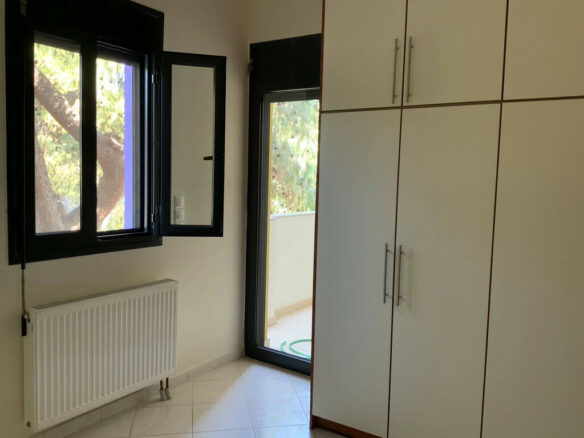 6-bedroom Flat In Salamina, Greece (183 M²)