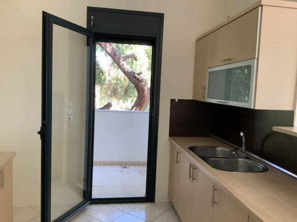 6-bedroom Flat In Salamina, Greece (183 M²)