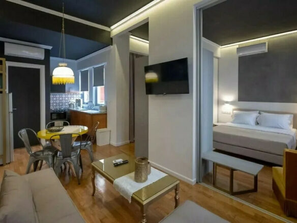 5-bedroom Building In Historic Center, Greece (265 M²)