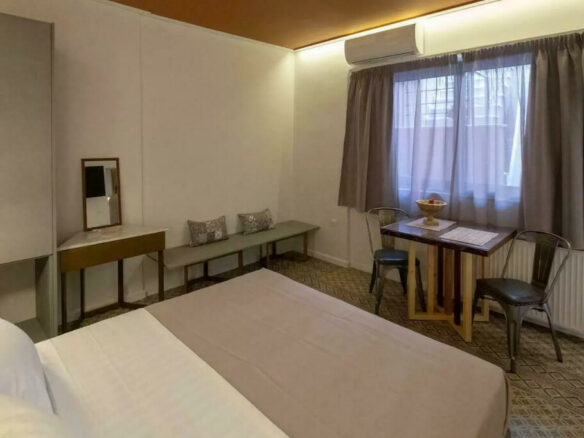 5-bedroom Building In Historic Center, Greece (265 M²)