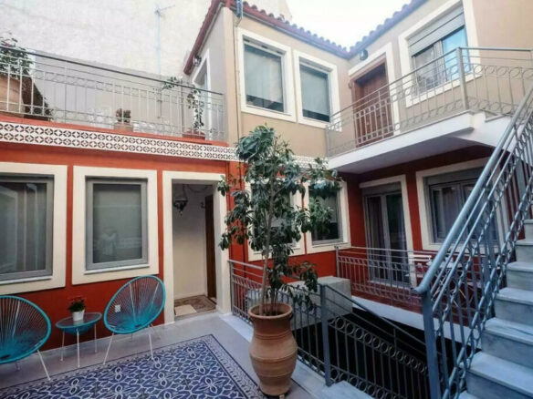 5-bedroom Building In Historic Center, Greece (265 M²)