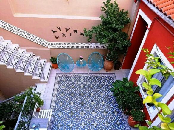 5-bedroom Building In Historic Center, Greece (265 M²)