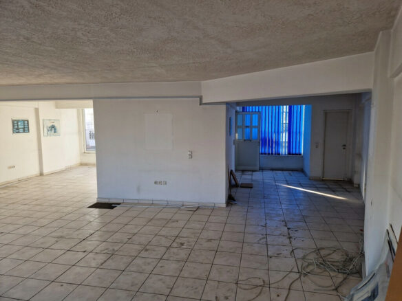 Building In Ilion, Greece (360 M²)