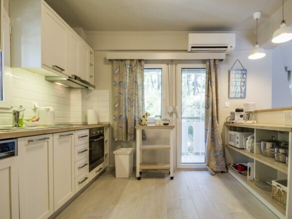 3-bedroom Hotel In Kassandra, Greece (395 M²)