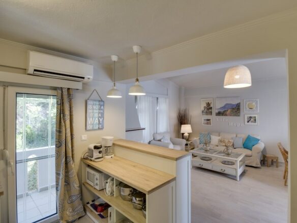3-bedroom Hotel In Kassandra, Greece (395 M²)