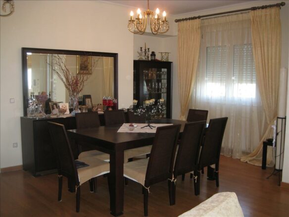 Detached House In Attica With 165 M² Area And Land Features