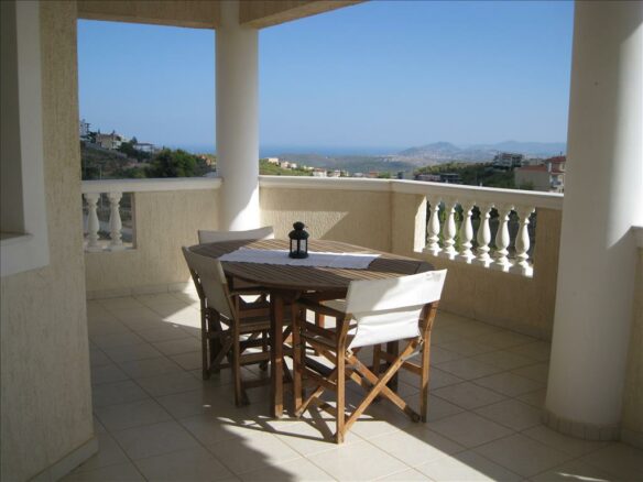 Detached House In Attica With 165 M² Area And Land Features