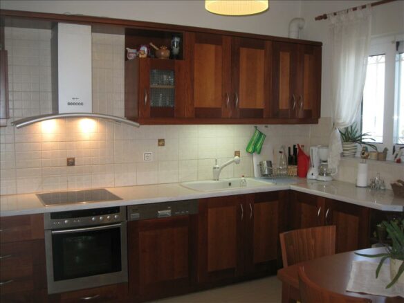 Detached House In Attica With 165 M² Area And Land Features
