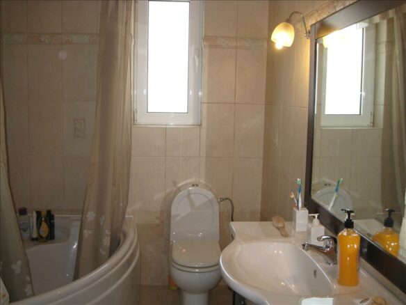 Detached House In Attica With 165 M² Area And Land Features