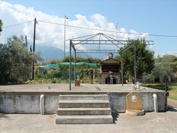 Detached House 330 M² With Sea View On Olympic Coast
