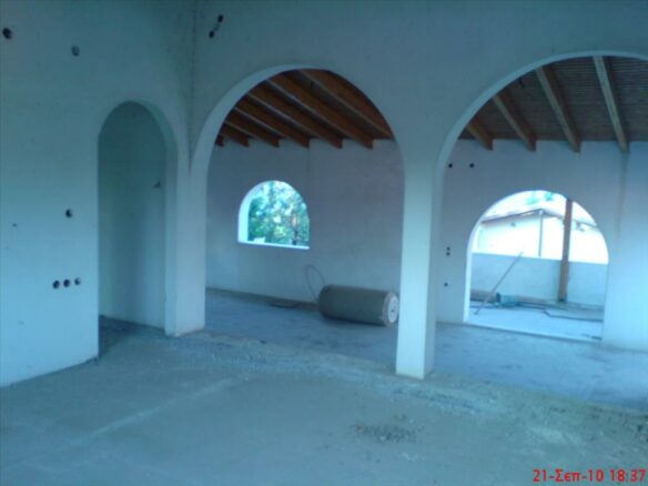 Detached House On Euboea Island With Extensive Features