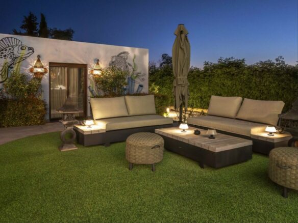 Villa With Terrace In Benahavís Spain