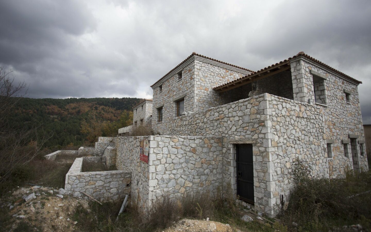 Business Property 360 M² In Eastern Peloponnese Region