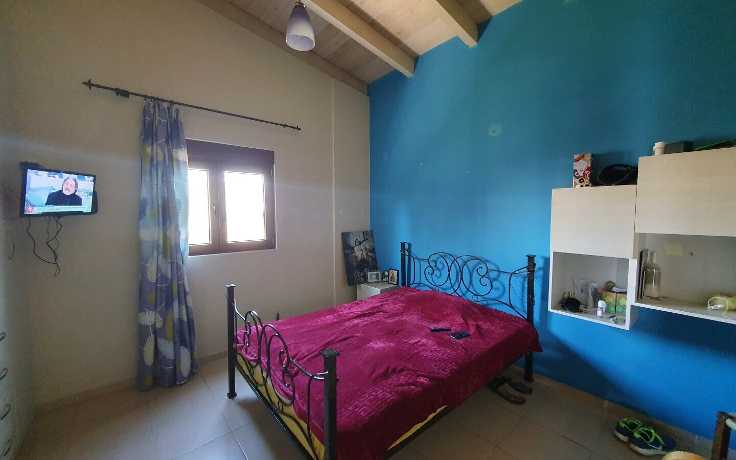 Business Opportunity 335 M² Space Available In Crete