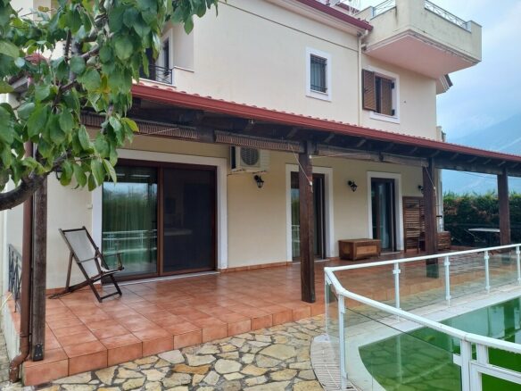 Detached House In Central Greece With 365 Square Meters