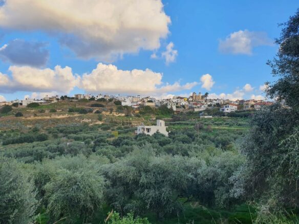 Land Plot Of 2225 M² Available In Crete Region