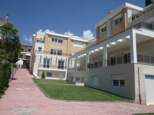 4-bedroom Maisonette In Panorama, Greece (250 M²)