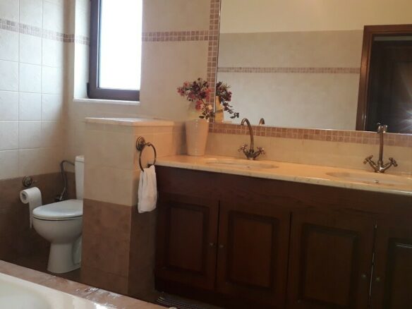 Detached House In Central Greece With 365 Square Meters