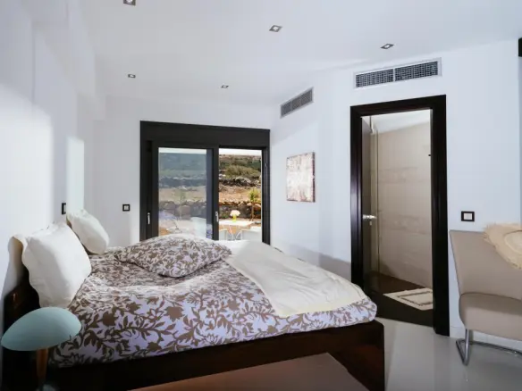 6-bedroom Villa In Siteia, Greece (440 M²)