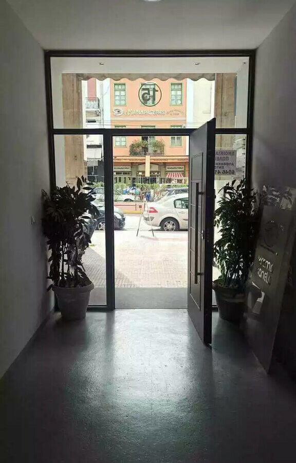 161 M² Commercial Property In Athens With Strategic Location