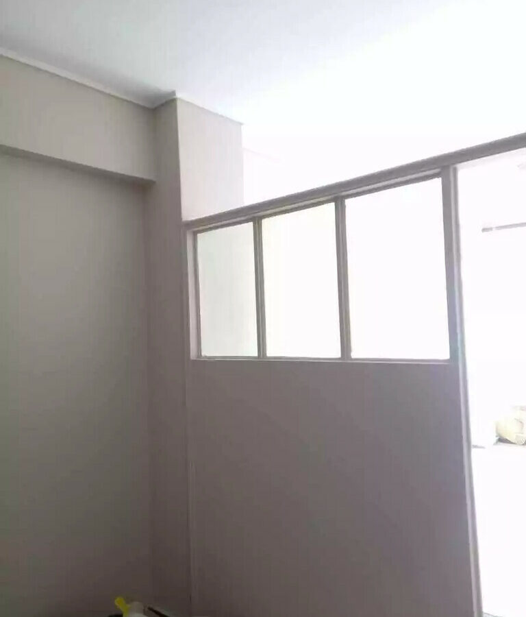 161 M² Commercial Property In Athens With Strategic Location