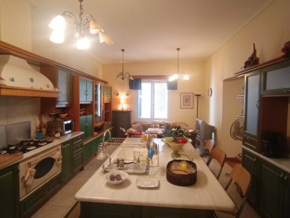 4-bedroom Flat In Iraklio, Greece (220 M²)