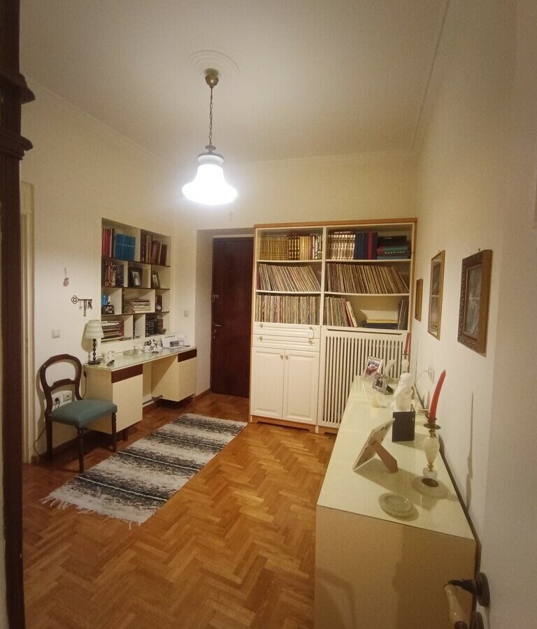 Flat With 3 Bedrooms In Athens, 220 M² Area