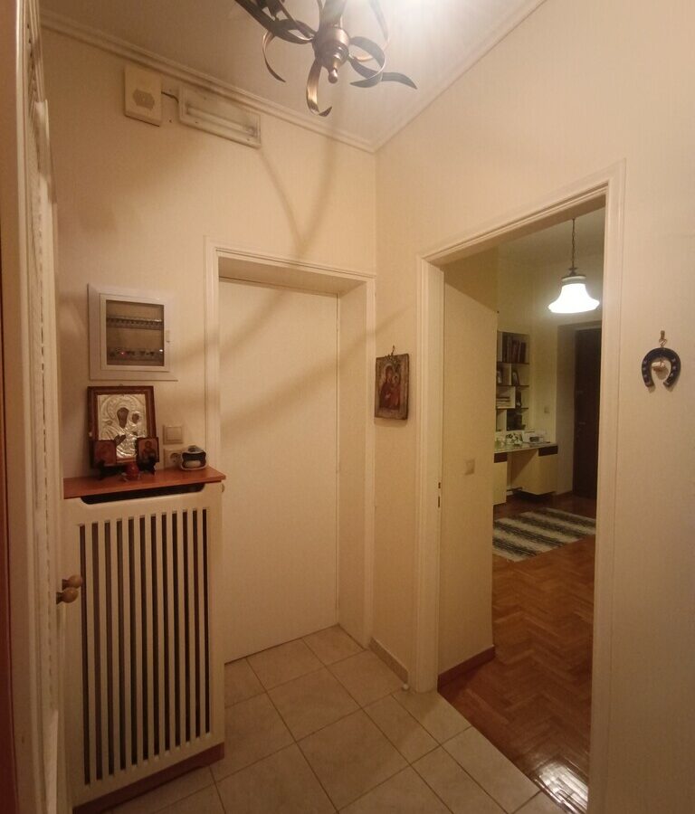 Flat With 3 Bedrooms In Athens, 220 M² Area