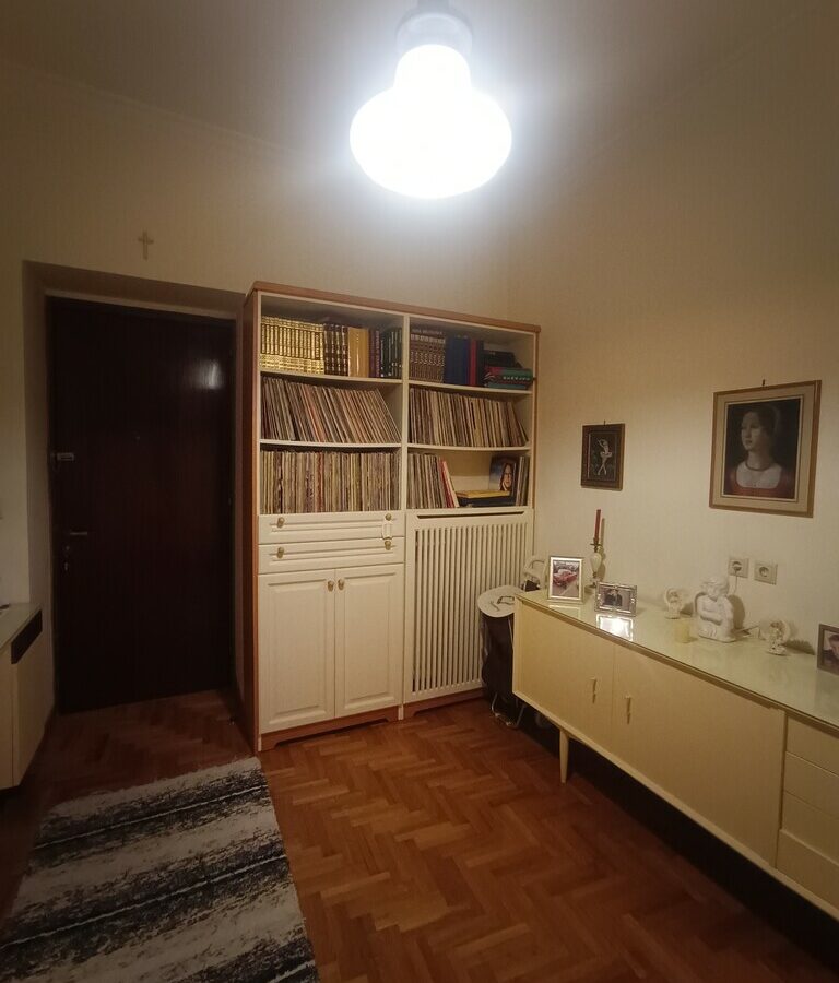 Flat With 3 Bedrooms In Athens, 220 M² Area
