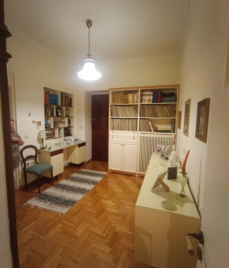 Flat With 3 Bedrooms In Athens, 220 M² Area