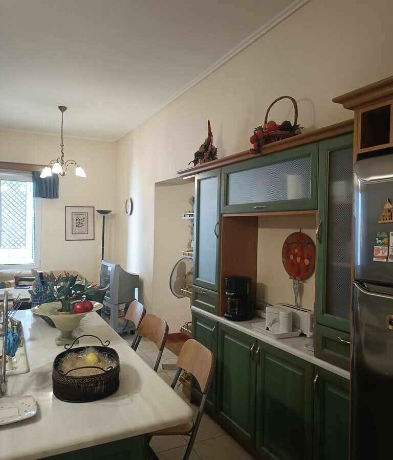 Flat With 3 Bedrooms In Athens, 220 M² Area