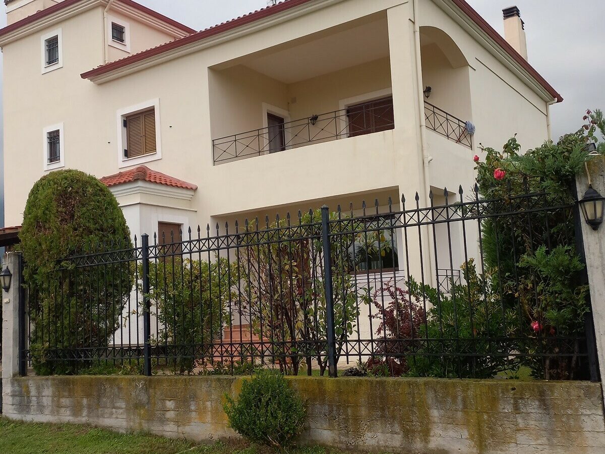 Detached House In Central Greece With 365 Square Meters