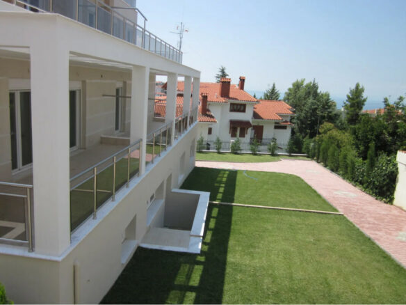 4-bedroom Maisonette In Panorama, Greece (250 M²)