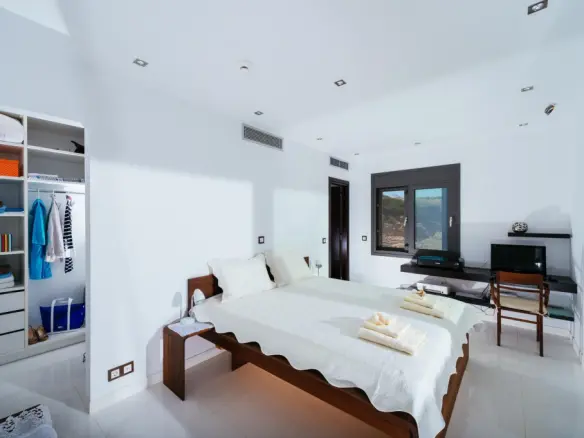 6-bedroom Villa In Siteia, Greece (440 M²)