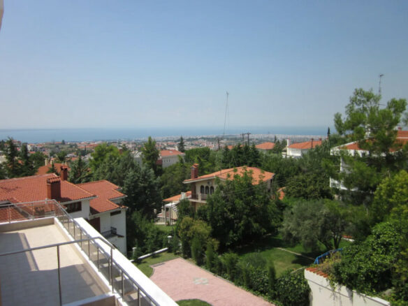 4-bedroom Maisonette In Panorama, Greece (250 M²)