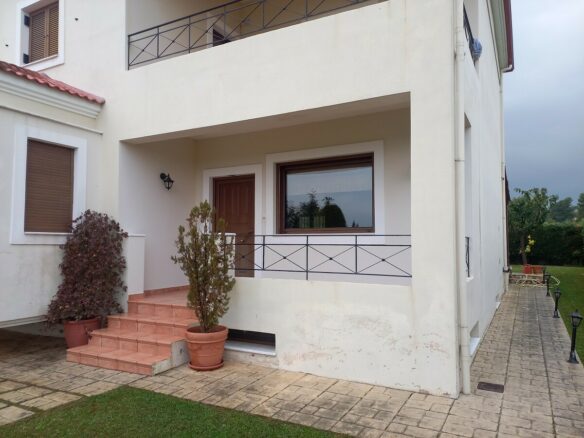 Detached House In Central Greece With 365 Square Meters