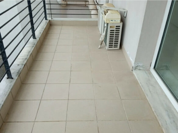 3-bedroom Commercial Property In Thermi, Greece (71 M²)