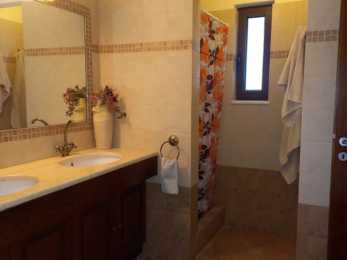 Detached House In Central Greece With 365 Square Meters