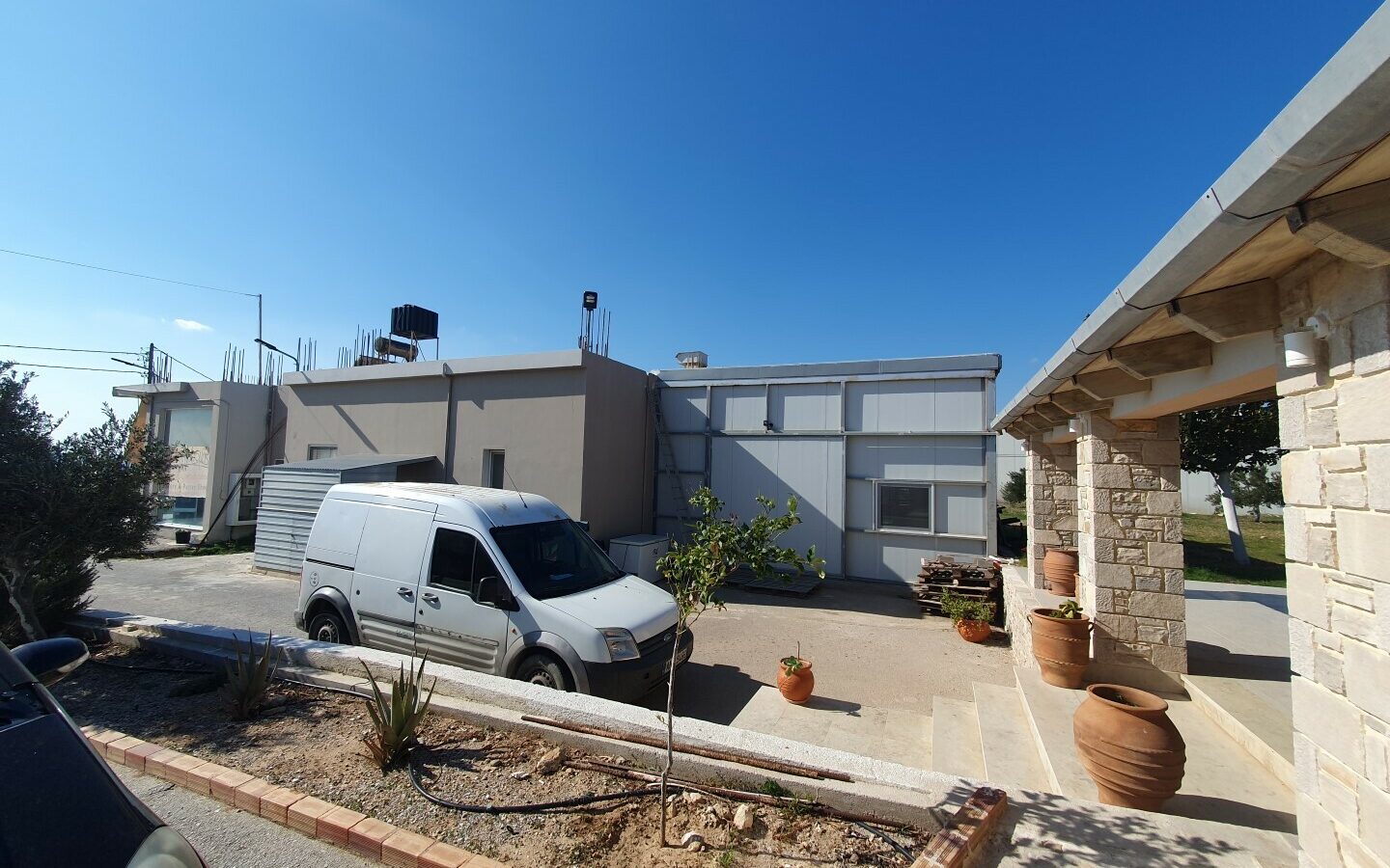 Business Opportunity 335 M² Space Available In Crete