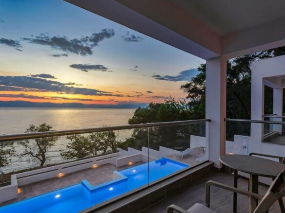 Villa With Pool In Corfu Featuring 152 M² Of Space