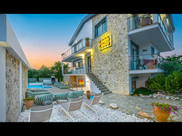 5-bedroom Villa In Thasos, Greece (270 M²)