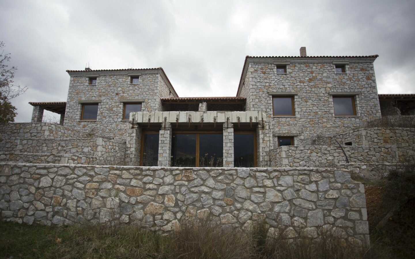 Business Property 360 M² In Eastern Peloponnese Region