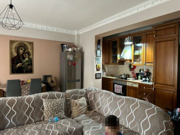 2-bedroom Flat In Eleftherio-kordelio, Greece (74 M²)