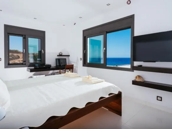 6-bedroom Villa In Siteia, Greece (440 M²)