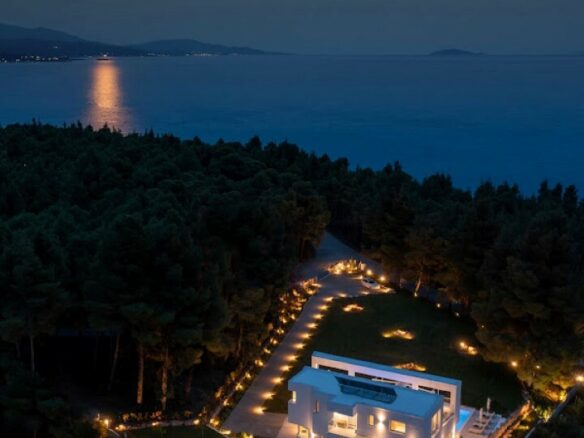 Hotel In Sithonia, Greece (210 M²)