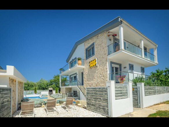 5-bedroom Villa In Thasos, Greece (270 M²)