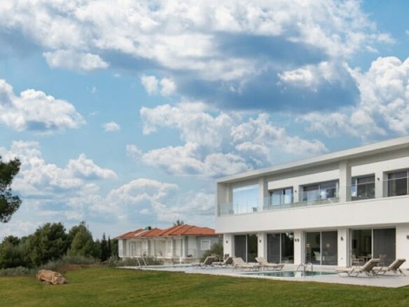 Hotel In Sithonia, Greece (210 M²)