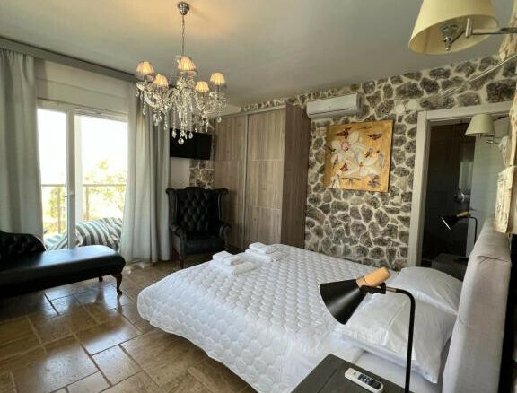 5-bedroom Villa In Thasos, Greece (270 M²)