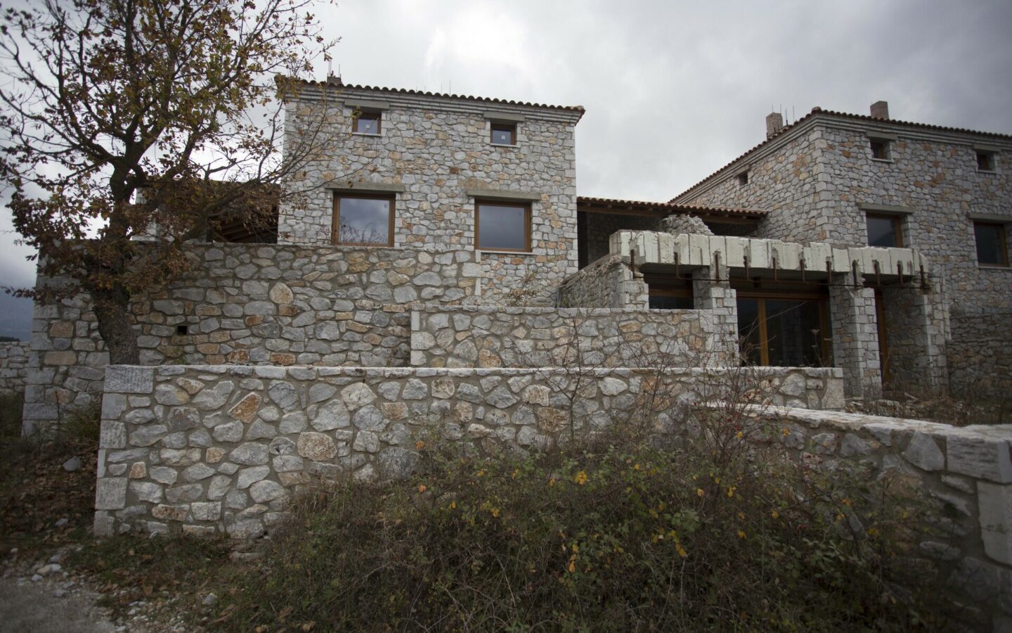 Business Property 360 M² In Eastern Peloponnese Region
