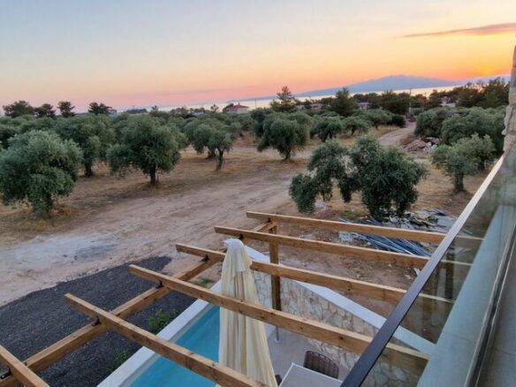 Complex In Thasos, Greece (360 M²)